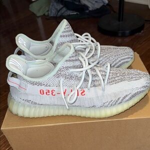 Adidas Yeezy Boost 350 V2 “Blue Tint” size 13